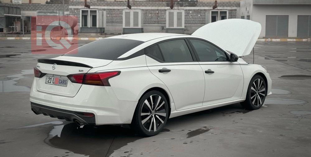 نيسان ألتيما